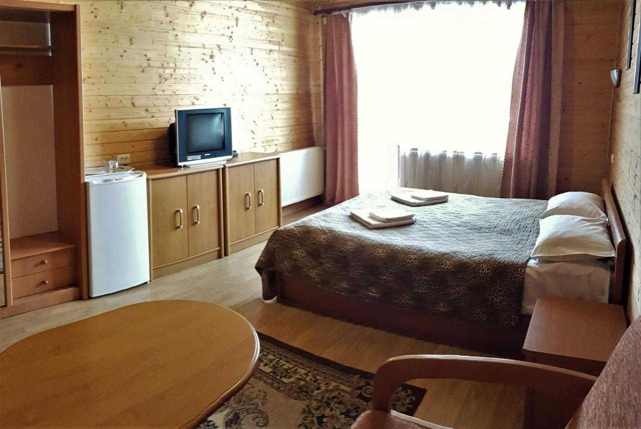Karpatski Zori Hotel Bukovel Exterior photo