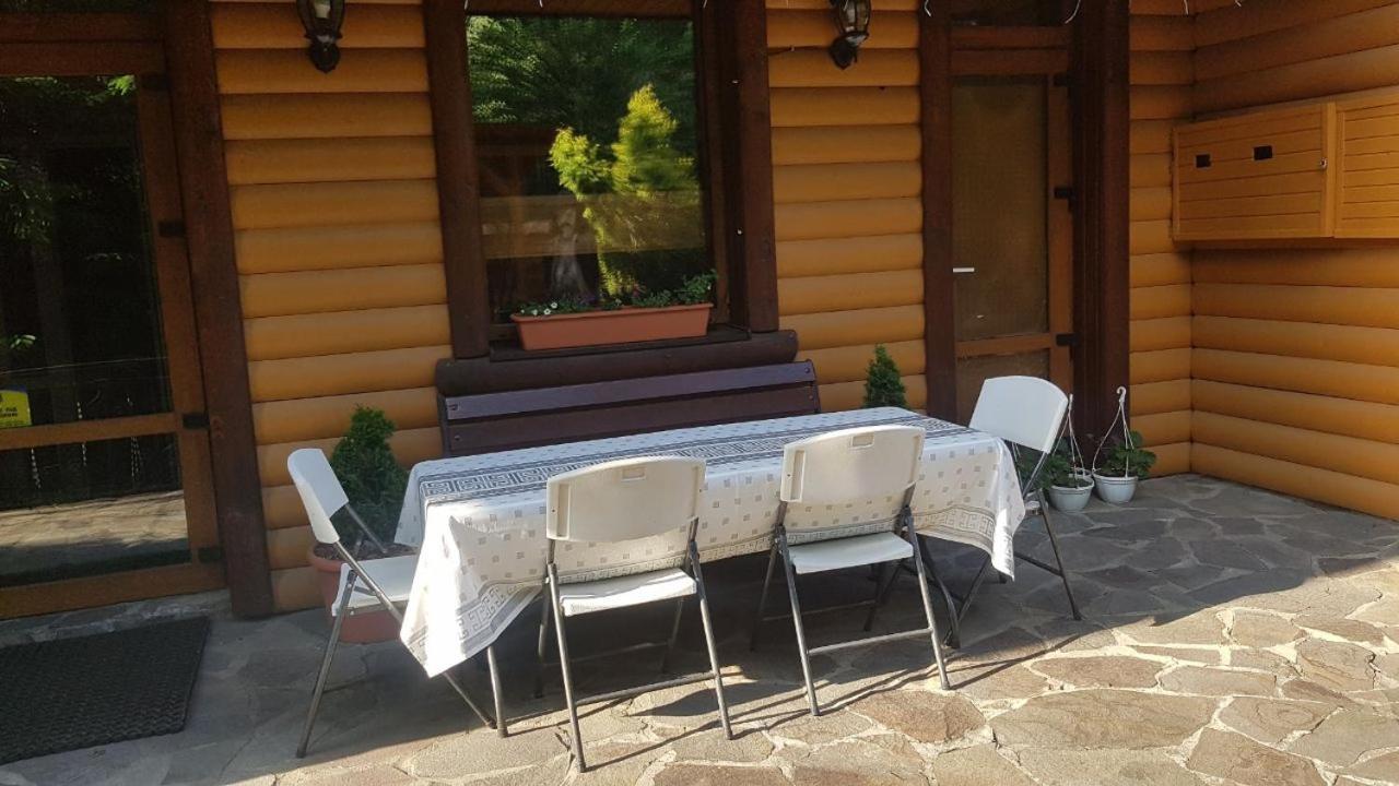 Karpatski Zori Hotel Bukovel Exterior photo