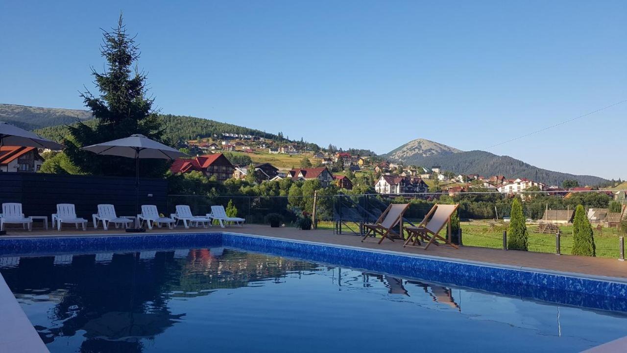 Karpatski Zori Hotel Bukovel Exterior photo